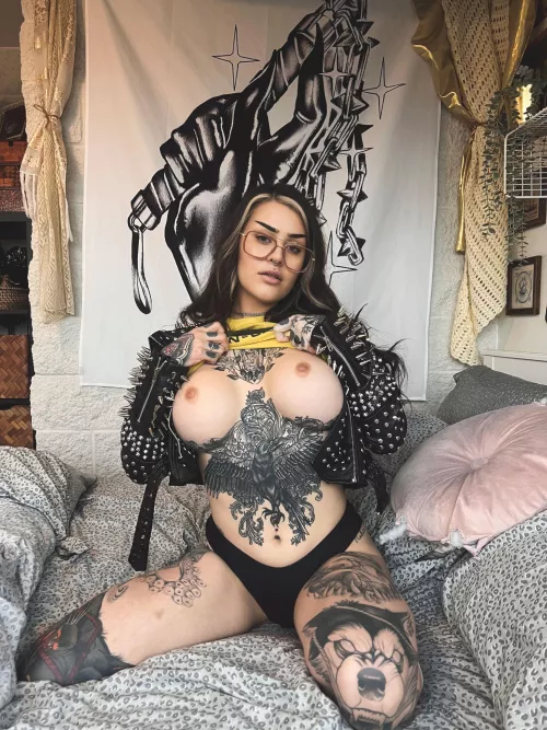 Milk me and I'll milk you by sarahmoonsuicide
