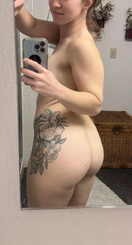 My husband and his friends got this picture today  posted by MariahChase