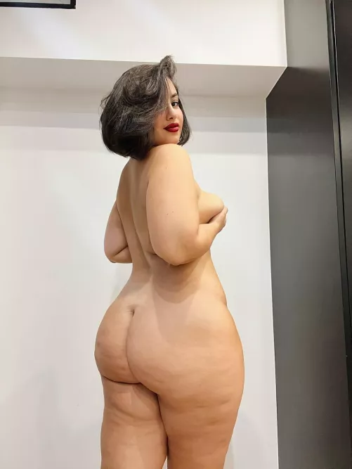 My morning bare booty by MoroccanZina