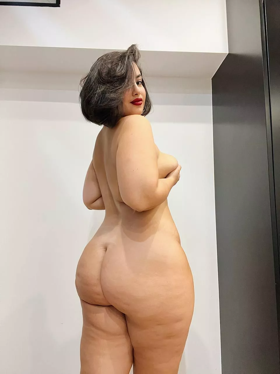 My morning bare booty posted by MoroccanZina