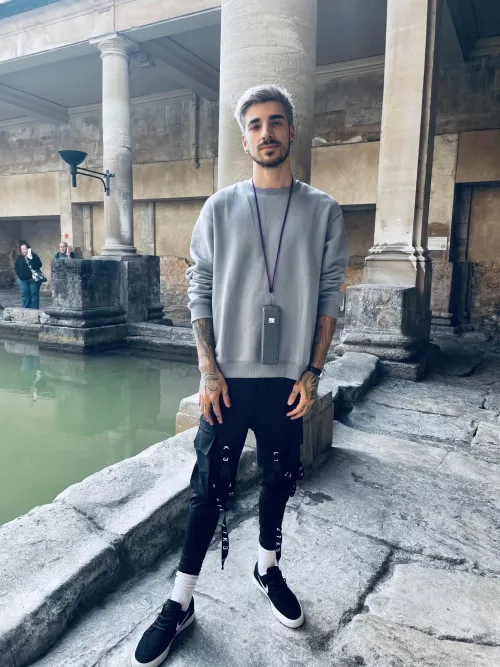 Need some warzone buddies 👉🏻👈🏻 🥺 by _bsellis