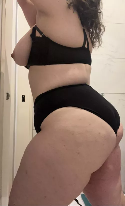 Pin me up against the wall? by OrganicBar1312