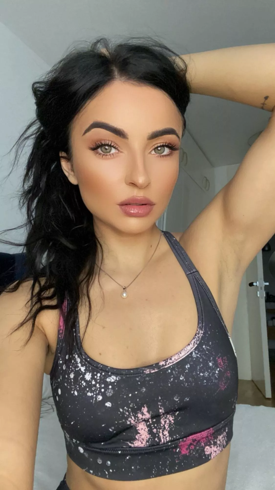 Say hi and I'll bombard you with nudes like it's my job posted by TenderEstimation