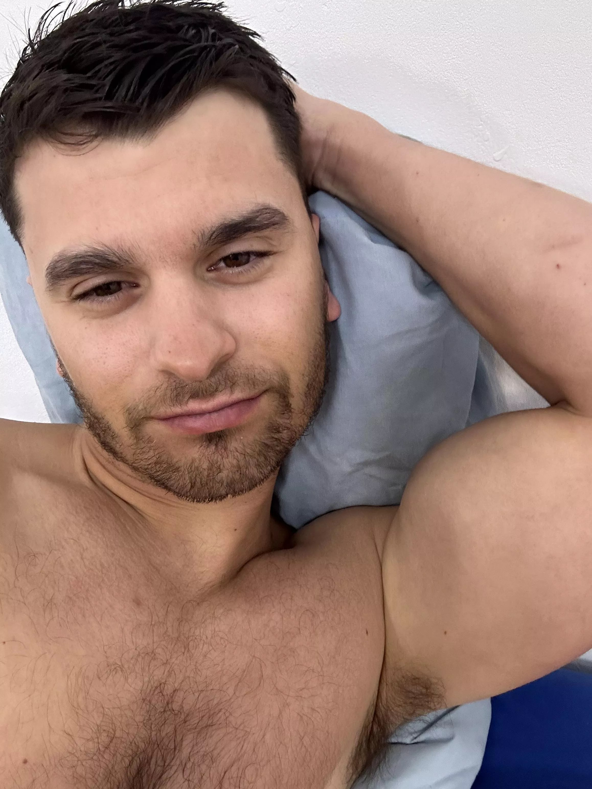 So how about some selfies from u? I don't mind seeing u without any clothes too😈 posted by realisiwak