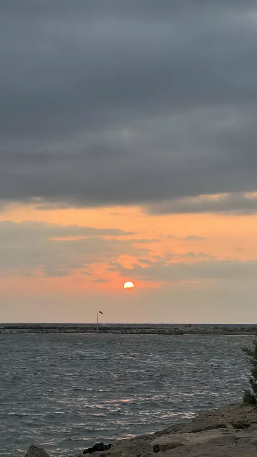 Sunrise on a cloudy day by jackisxt