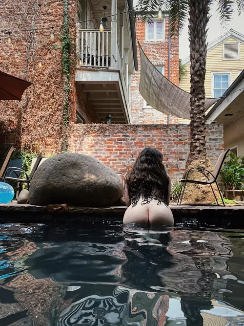 The best way to swim by PrettySadieReed