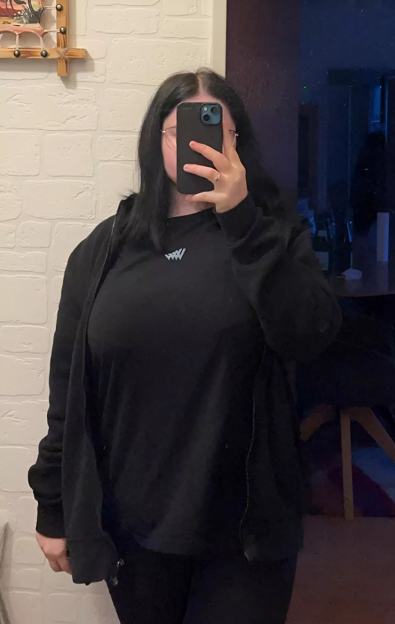 Too Busty to Hide in a Baggy Shirt posted by DiamondStalker