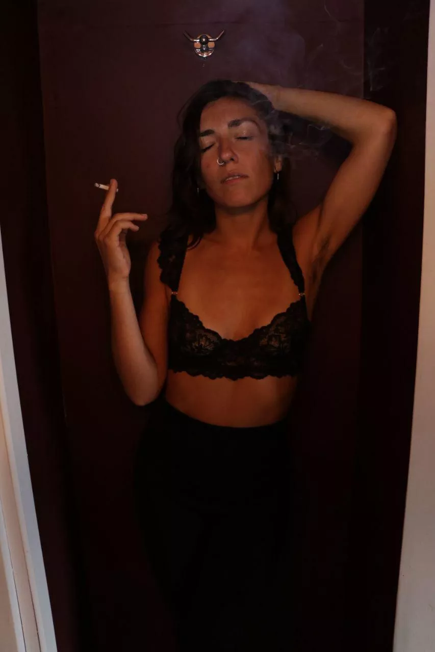 Wanna puff on this while we get busy? posted by Salvaje_lutxi