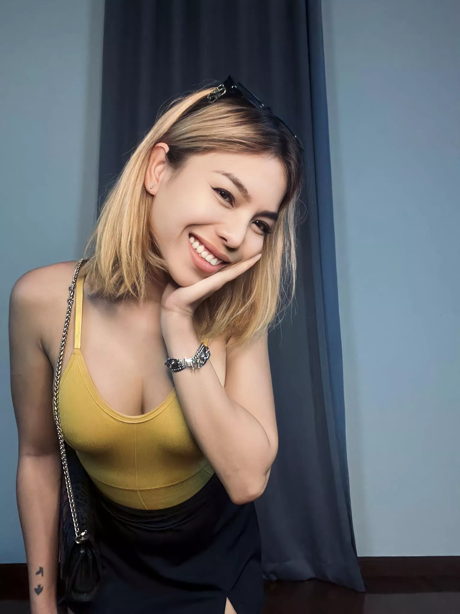 Want to know what it feels like to get up close and personal with an Asian goddess? posted by essanirvana