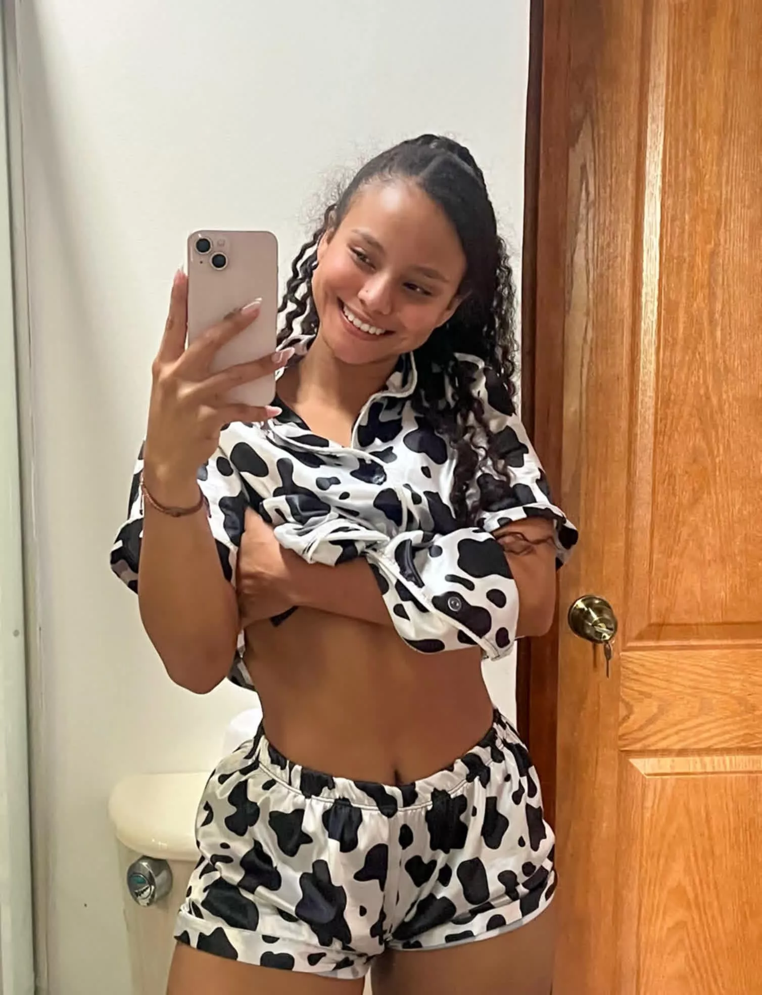 Who needs sleep when you have me posted by Lovely_Queena