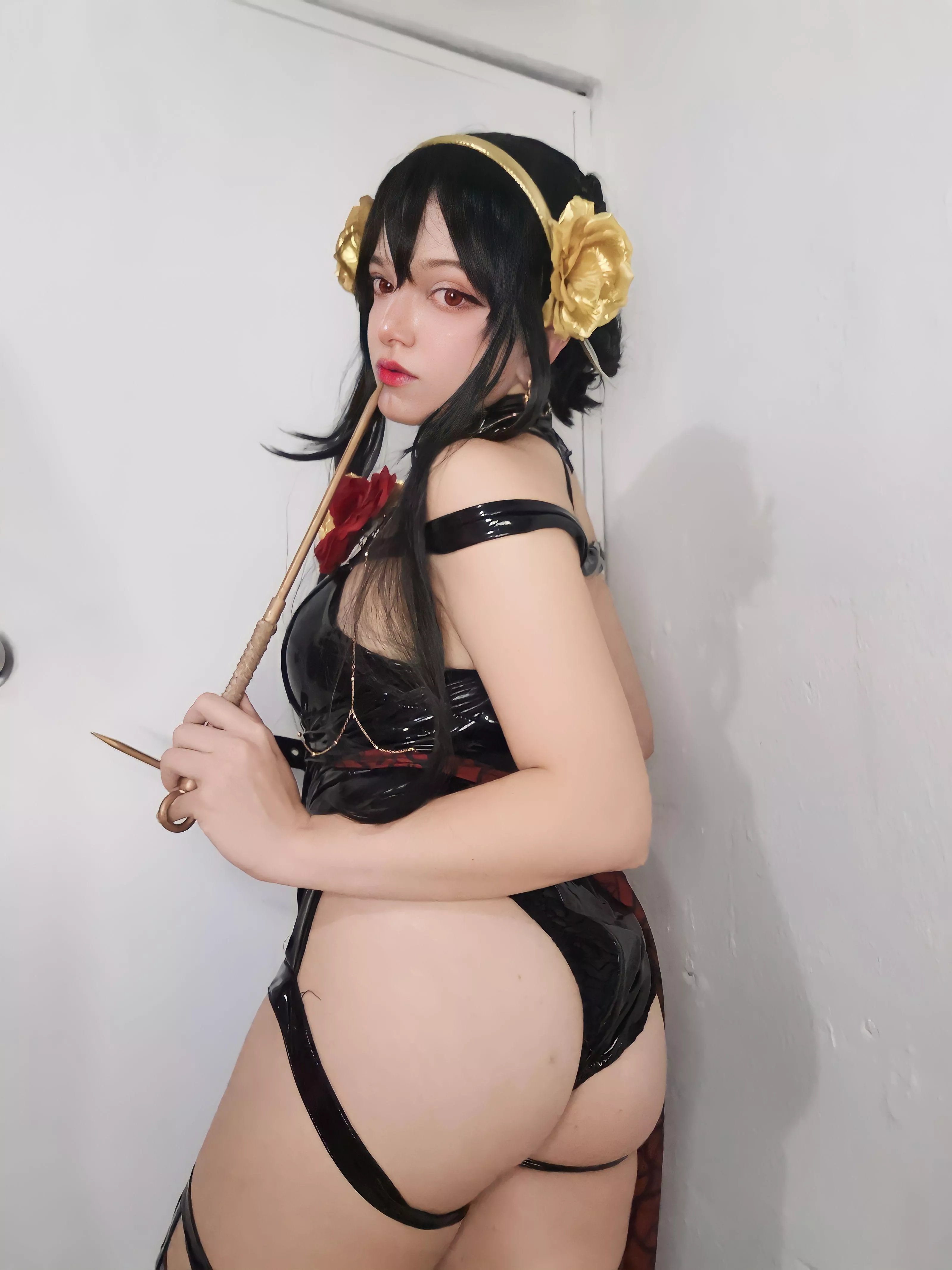 Yor Forger by Ladykitty69s  posted by Ladykitty69_