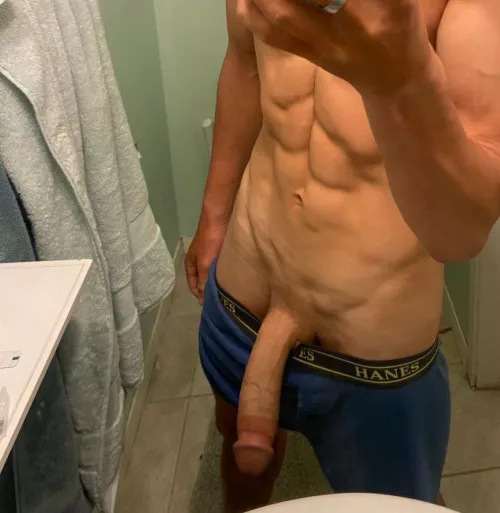 23 M 🇨🇦 by Worried-Rent-6590