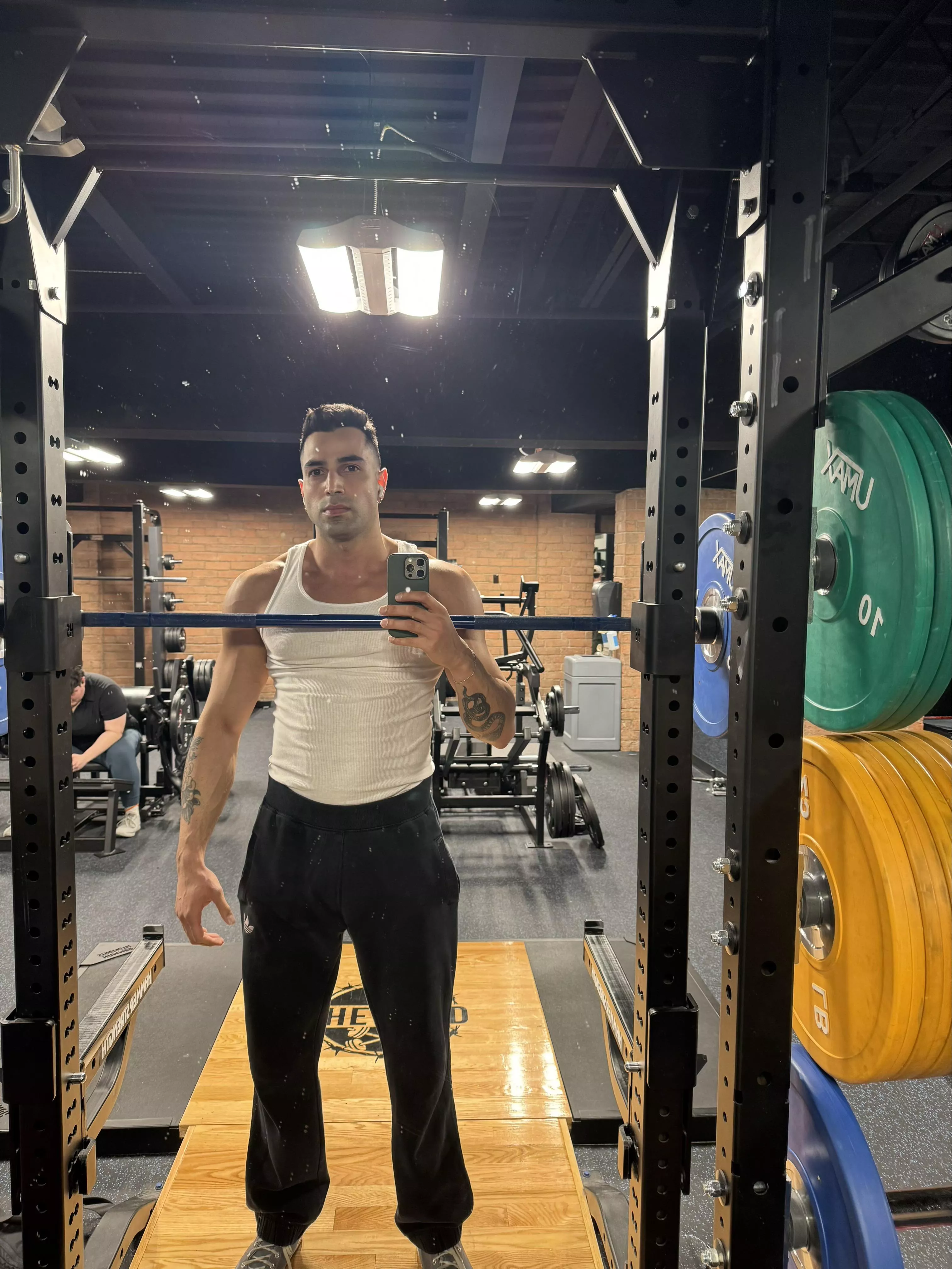 [27] would you say hey?  posted by Lapzn1