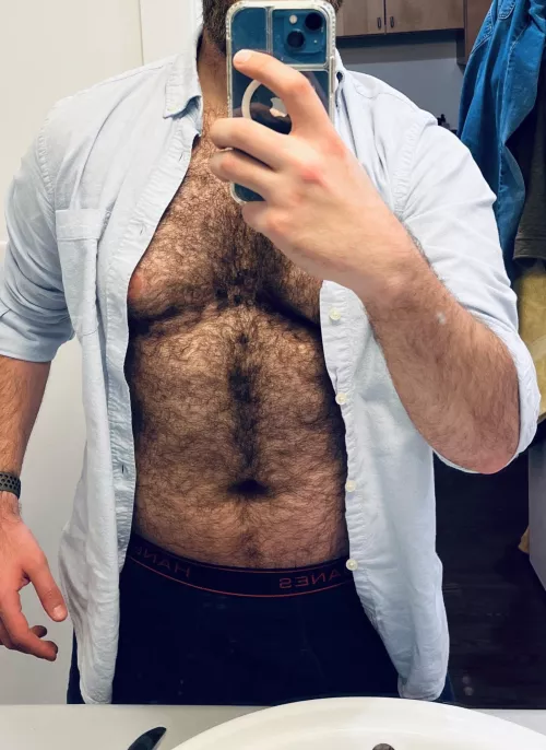 32 hairy daddy for 18-22 athletic boys. Must share face pic. @chris_rivers136 by Gullible_Working7571