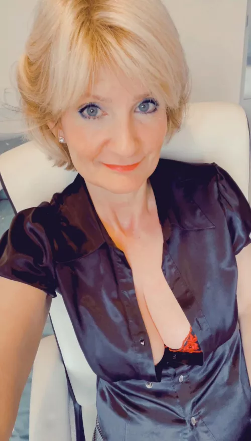 Blondes DO have more fun! Hehe! by LAURENSPENCERUK