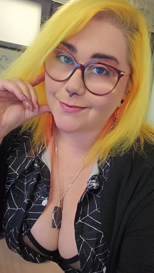 Buttons couldn't stay shut at the office🤷🏻‍♀️ by Lillythxo