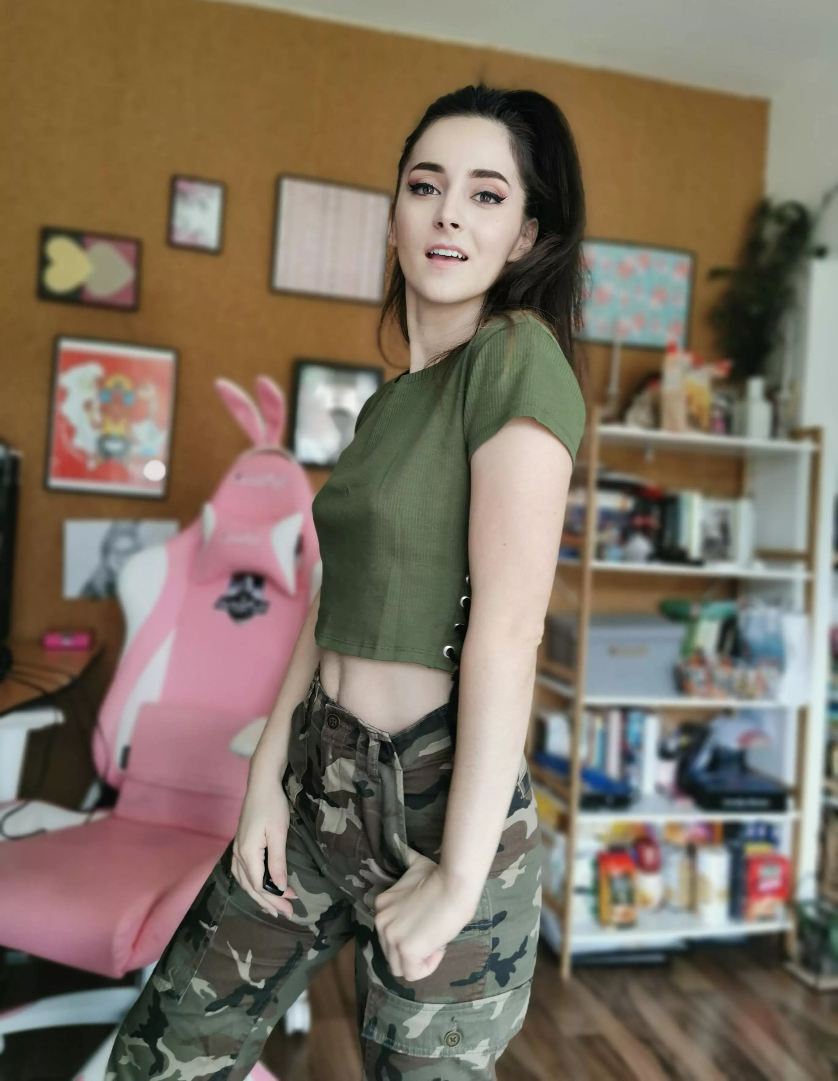 Do you think I look good with crop tops  posted by miremi137