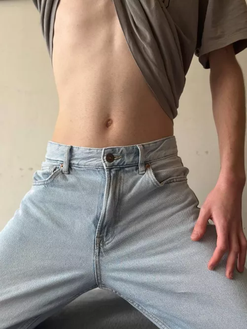 Do you want to see more? 😏 by AndyLuxx