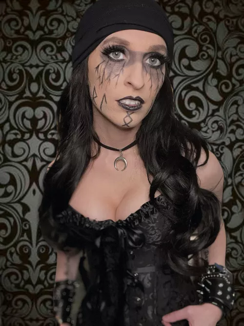 Emo pirate cosplay! 🖤🏴‍☠️💀 by XenaVonKeksdose