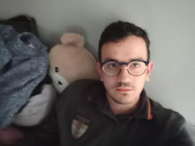 Feeling a bit dysmorphic now  by Axaxou