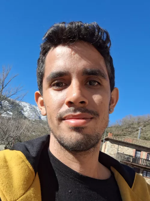 Hello there, looking for some friends, hmu 🫶🏻 by Life_inMars