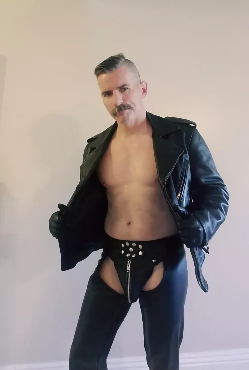 Hot daddy Knox by Obvious_Butterfly456