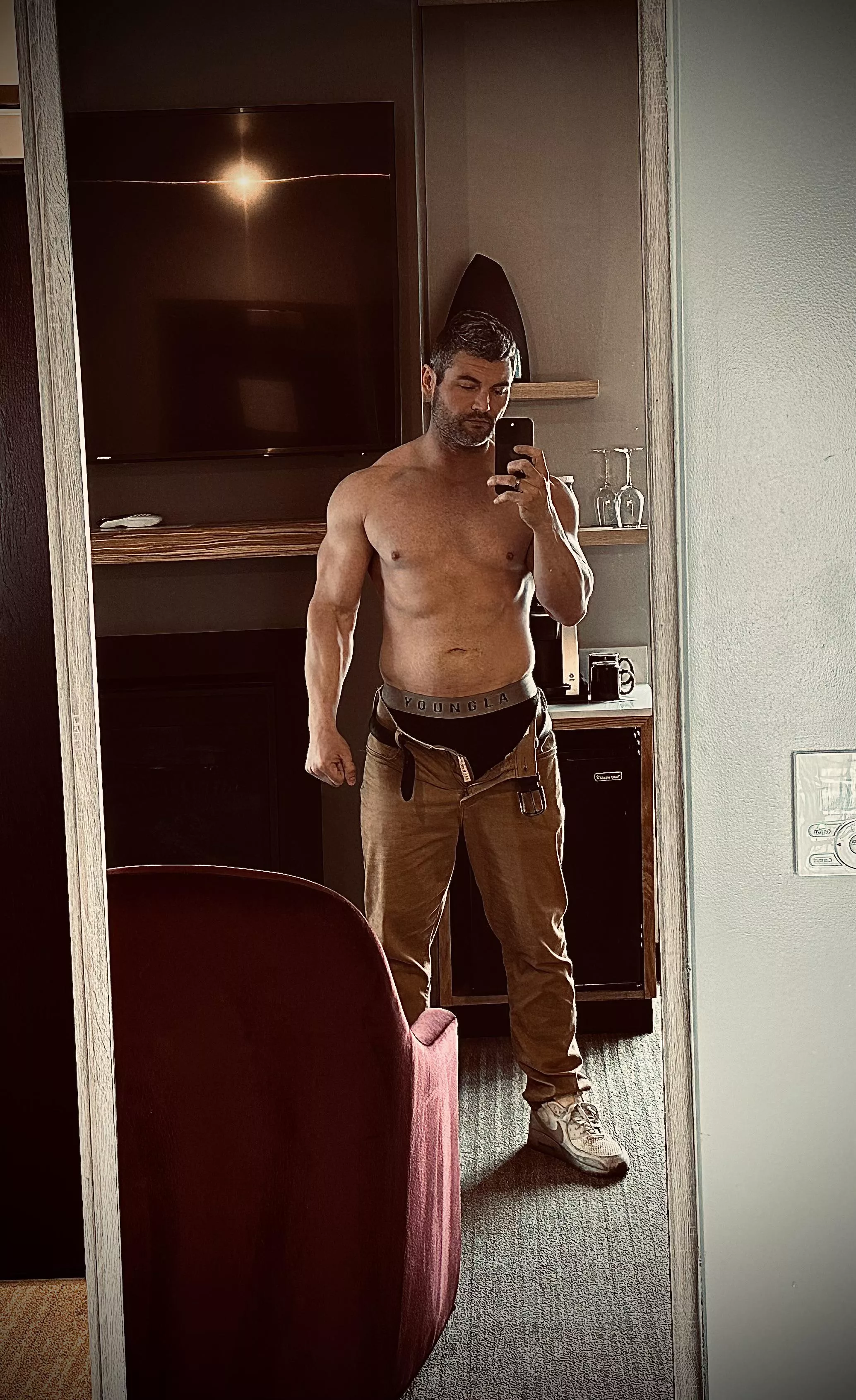 Hotel living, let’s chat! posted by herethisthat