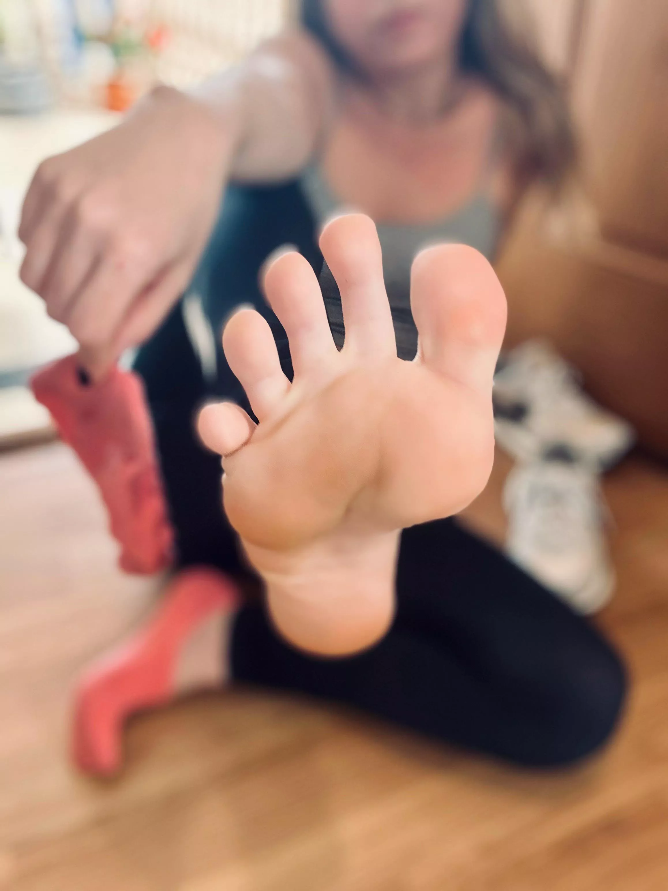 How do you think they taste after my run? 🦶🏻🧦 👅 posted by Subspace_Babe