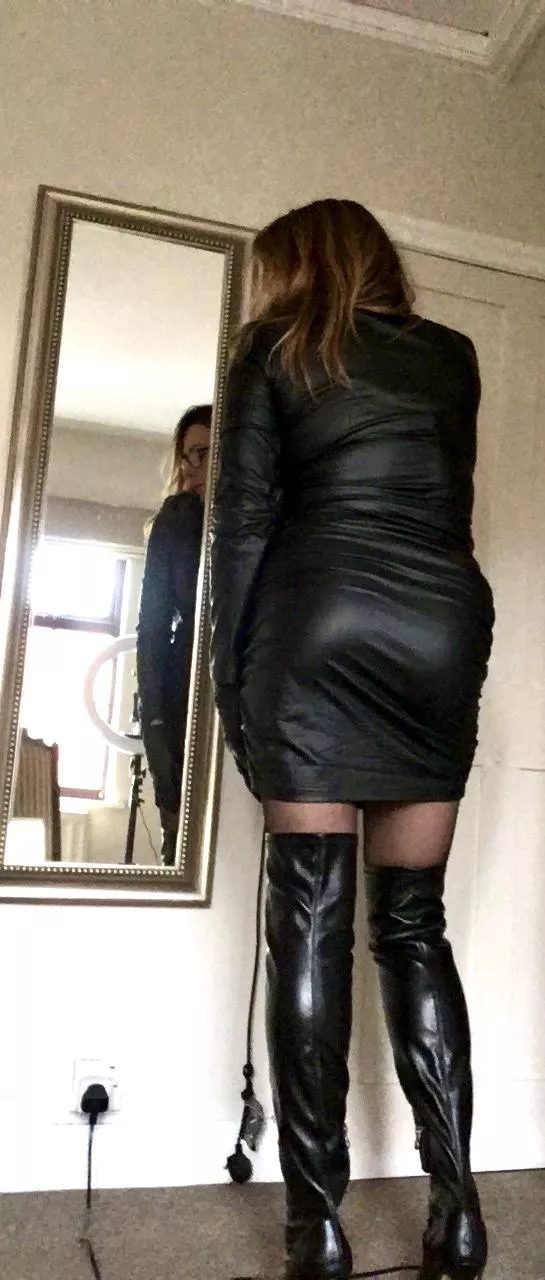How Shiny and long posted by Kellieblue_Mistress