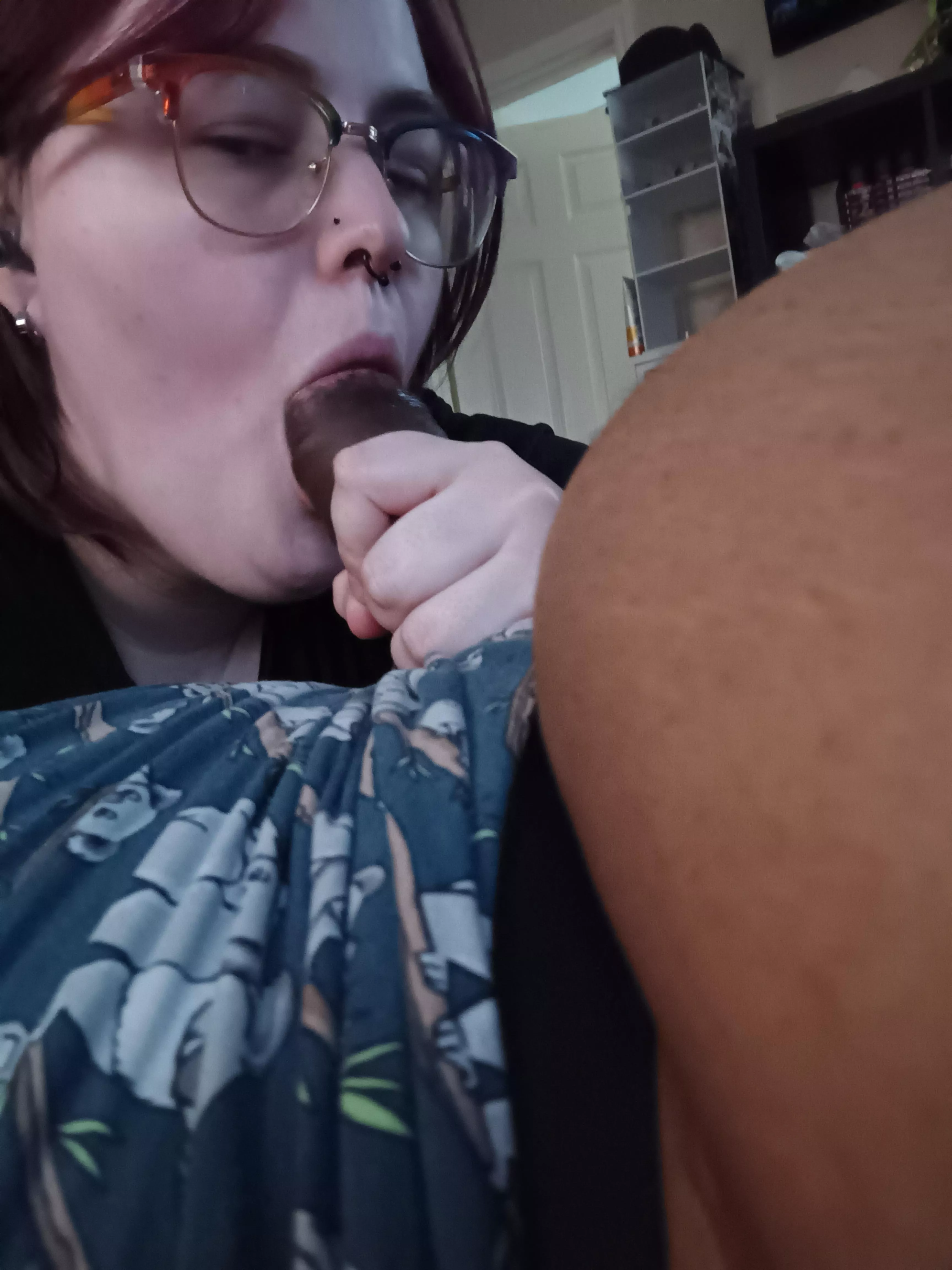 I love sucking dick 🖤 posted by tattooslvt