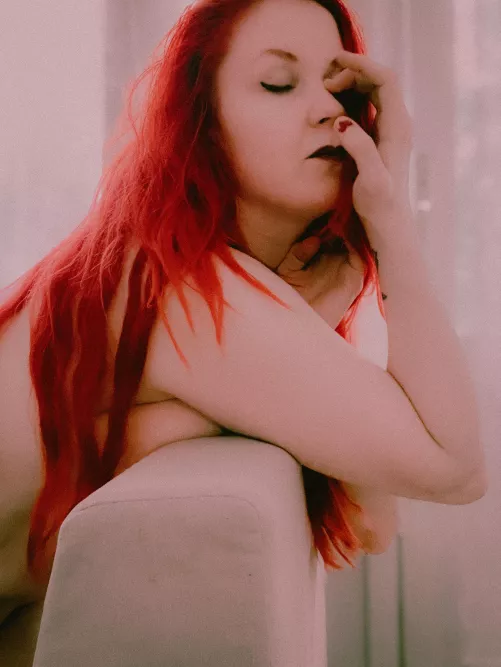 i see red by Ninamadeleine