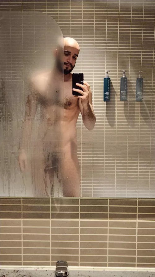 I'll be in my hotel room all alone tonight, come say goodnight!  by DanteVegaOF