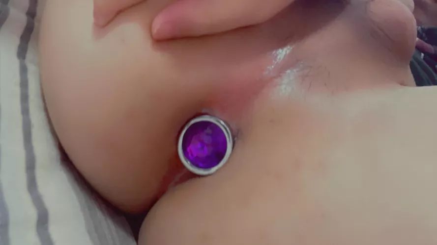 Just a Asian needing a bf 😔 by Sujihaa