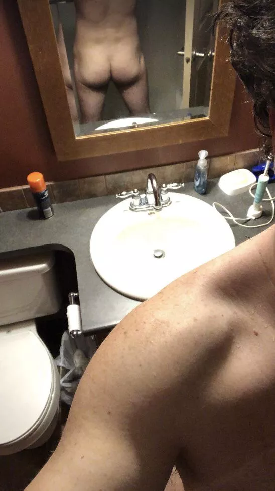 Just a random booty pic for y’all. Hope you like?! posted by ArugulaOk9308