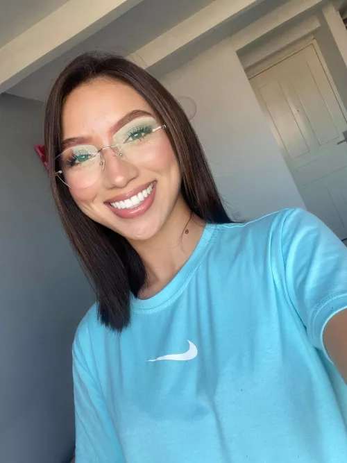 Nothing but smiles by xoLuciaaxo