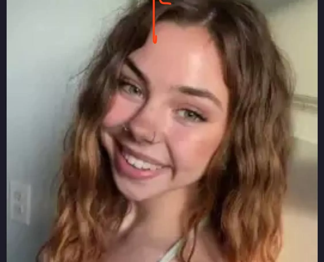 Please anyone tell me who is this?? posted by carromboss