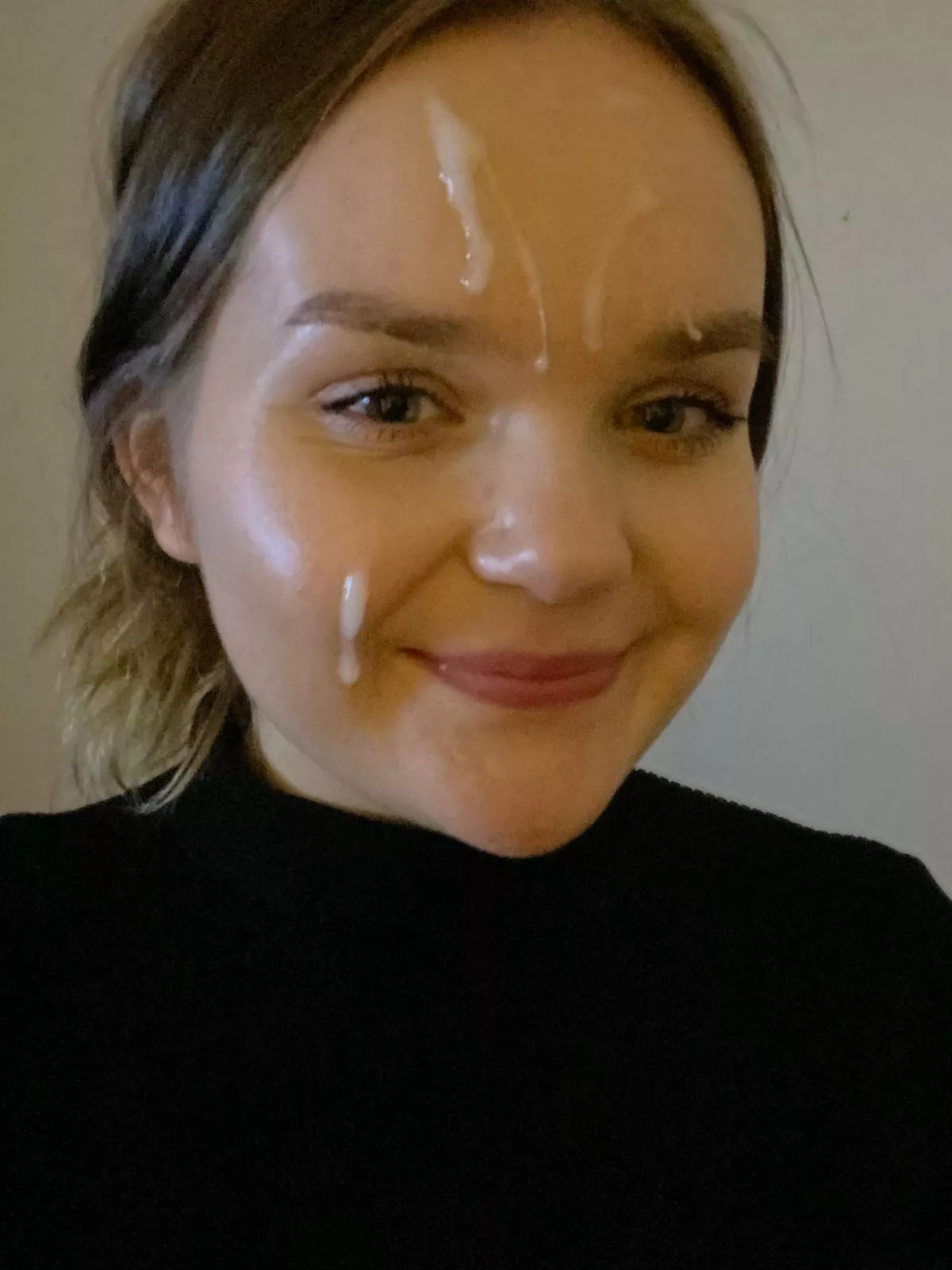 Quick facial before my meeting 🥰 posted by crystaliiser