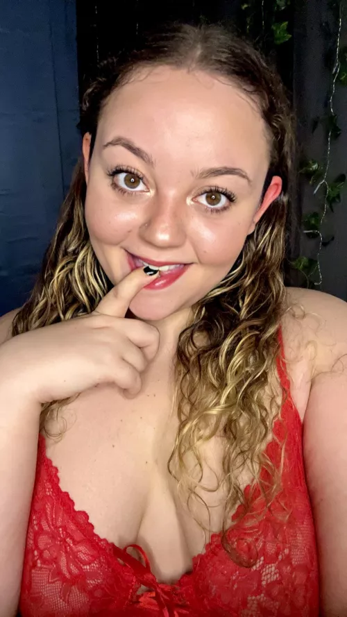 React if you’d give me a kiss 💋 by WorkNumerous