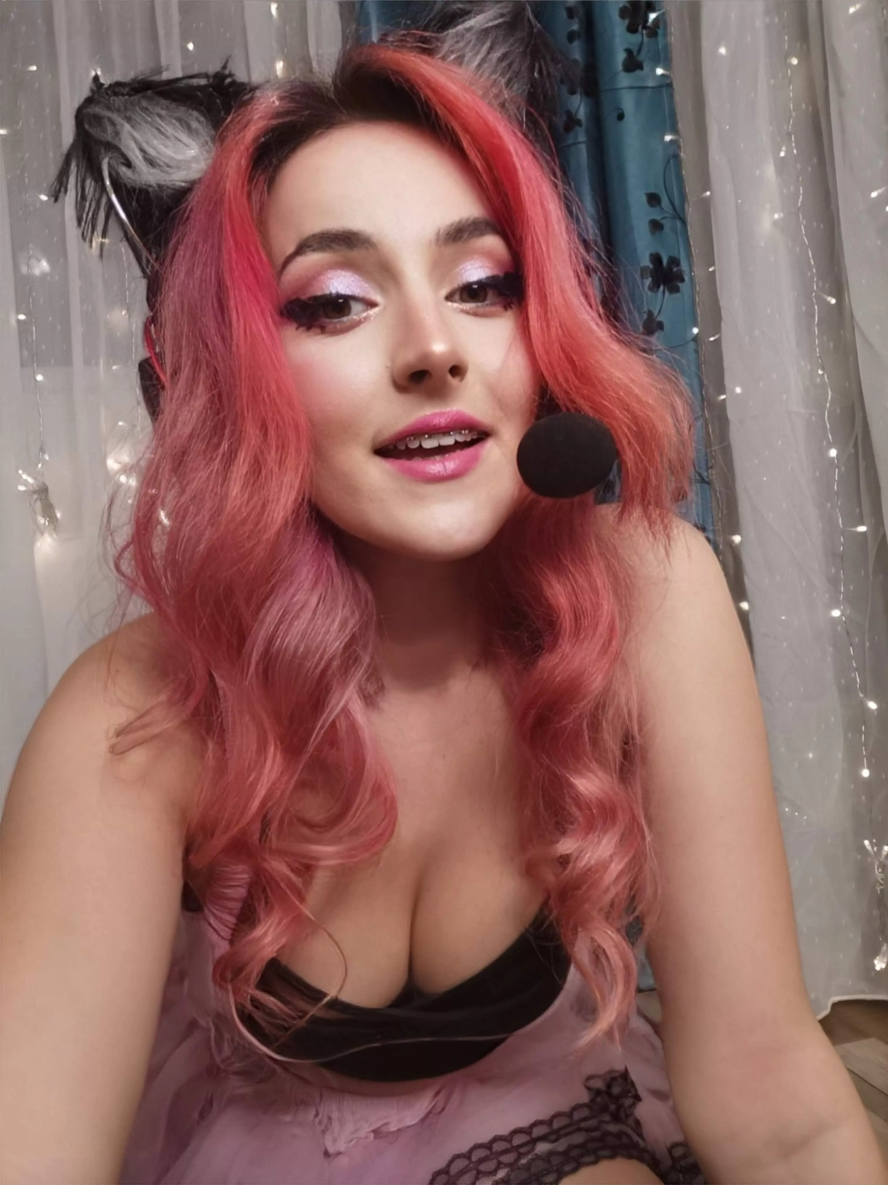 They say pink and red is not a god combo, what do you think? posted by miremi137