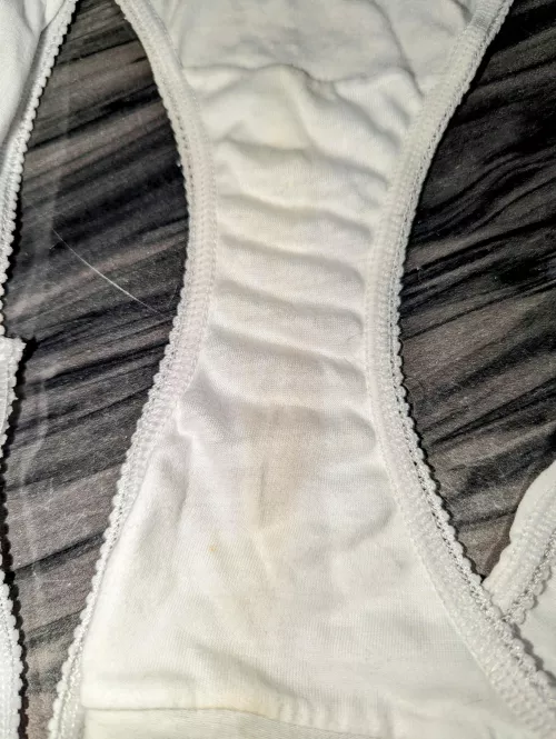 They smell like honey  by LustMusicArtFun