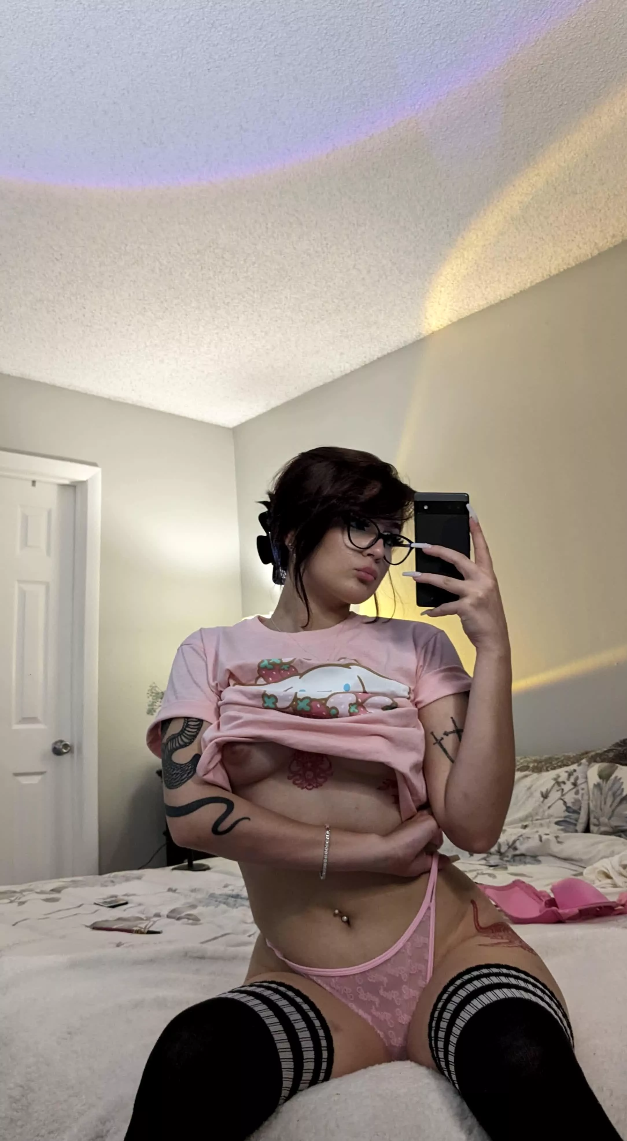 This is my application to be your college girlfriend... do you accept it? posted by Objective-Tie2849