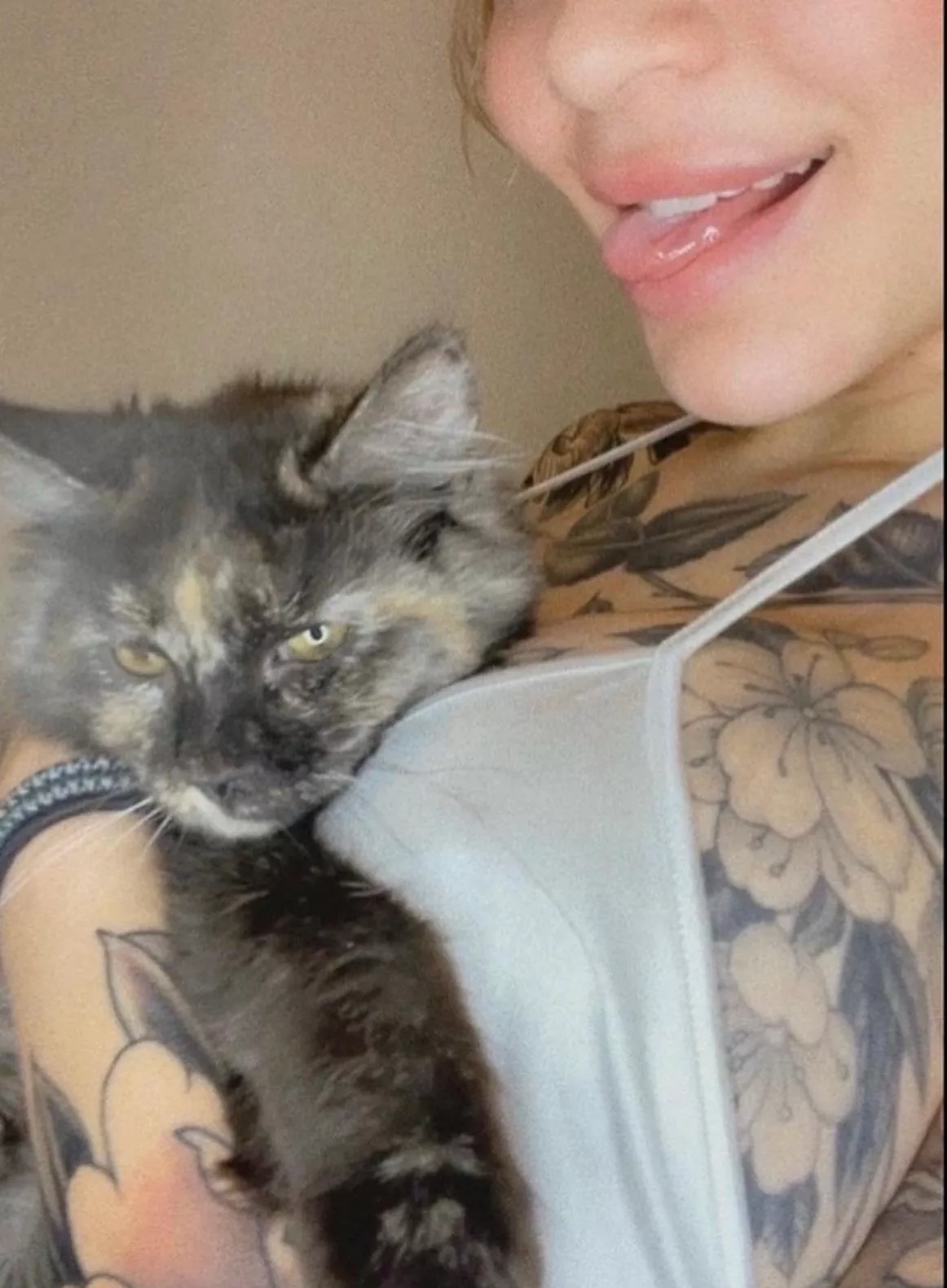 Were the most enjoyable to get tattooed  posted by NataliaMommyxxx