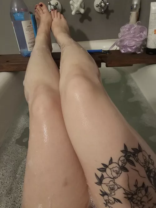 Wet Soapy Legs  by darkdaydream