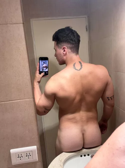 what's your response if bro send you this pic?? by Klutzy_Technology390