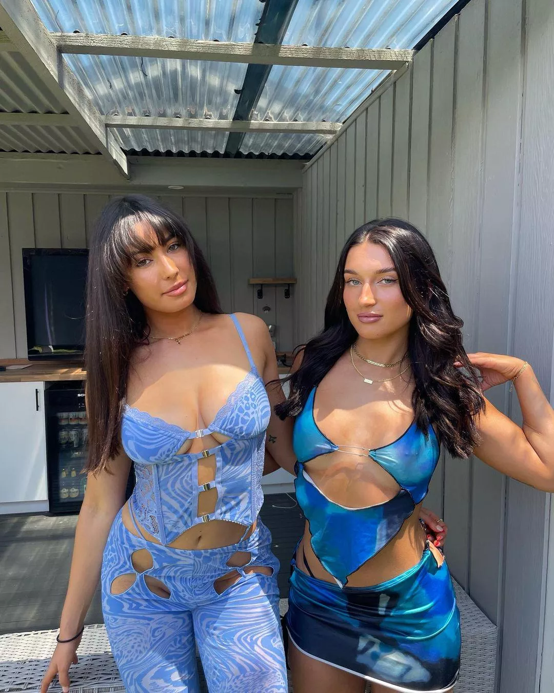 which brunette posted by dogsnolegs2