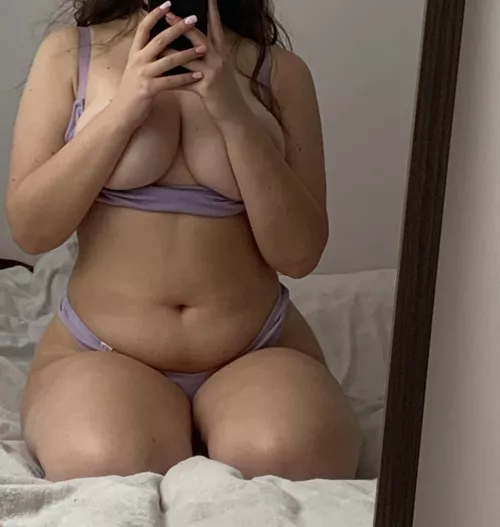 who’s gonna feed that belly by roseberrie_