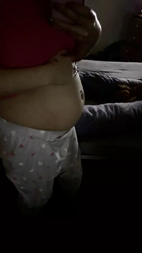 14 weeks pregnant, who wants to rub some oil on me? by WorldlinessOne4650