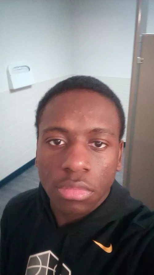 18m am I good looking? by fatiguedMann