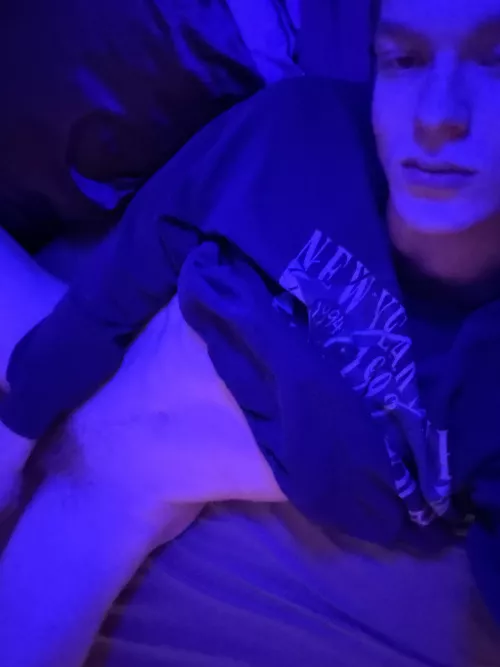 [20] Come keep me company 😋 by mostlygood12