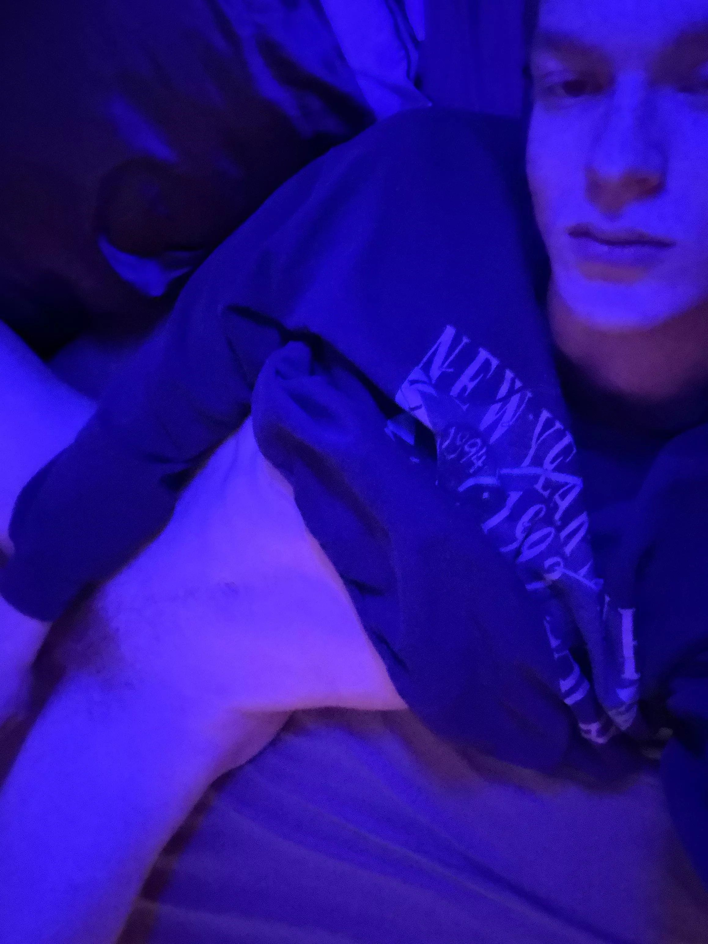 [20] Come keep me company 😋 posted by mostlygood12